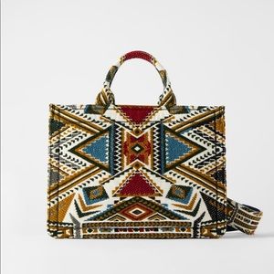 LOOKING FOR Zara Geometrical print tote